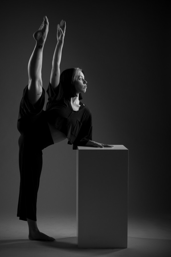 Profesionalna studijska plesna fotografija za plesalce – promocijske in PR fotografije, ustvarjene v fotografskem studiu / &copy; Saša Huzjak / SHtudio.eu