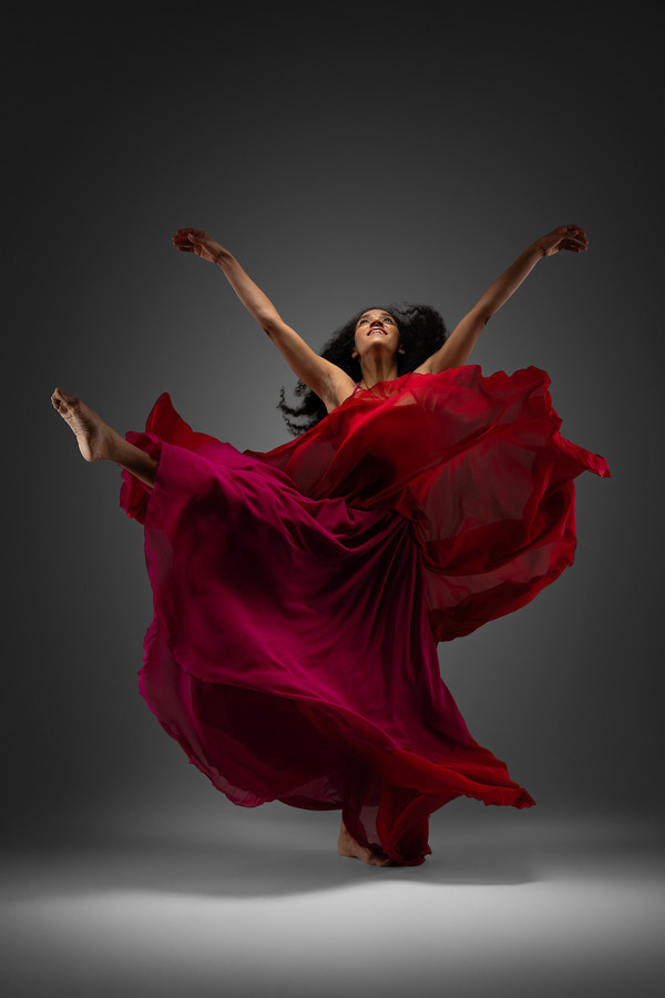 Profesionalno studijsko fotografiranje plesalk in plesalcev: Dalanda / &copy; Saša Huzjak / SHtudio.eu