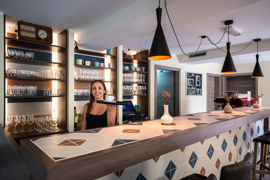 Fotografiranje nepremičnin in drugih prostorov za promocijo, oddajo ali prodajo: restavracije in bari, hoteli, hostli, pisarniški prostori, apartmaji, zasebni domovi / © Saša Huzjak / SHtudio.eu