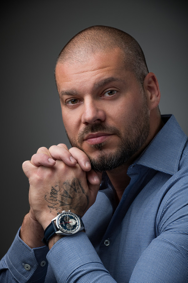 Studijski poslovni portret / &copy; Saša Huzjak / SHtudio.eu