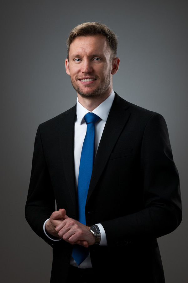 Business portrait photography and corporate headshots / &copy; Saša Huzjak / SHtudio.eu