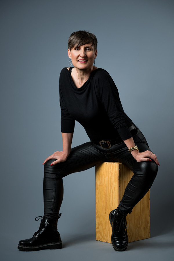 Personal branding portrait photography with an editorial studio style: Tanja Lehner / &copy; Saša Huzjak / SHtudio.eu